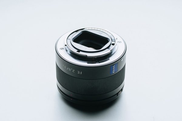 لنز Sony Zeiss Sonnar 35mm f/2.8 asauas